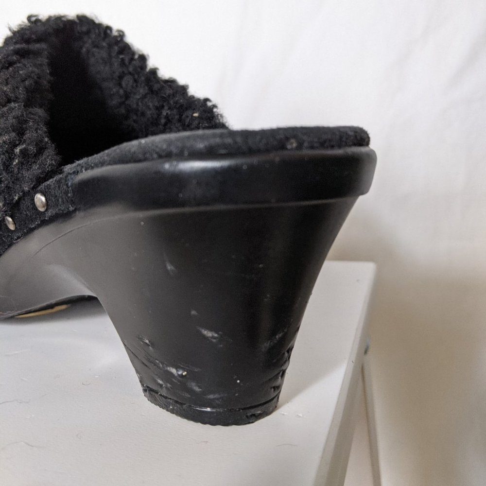 Isaac Mizrachi Black Shearling Clog Mule - Picture 5 of 6